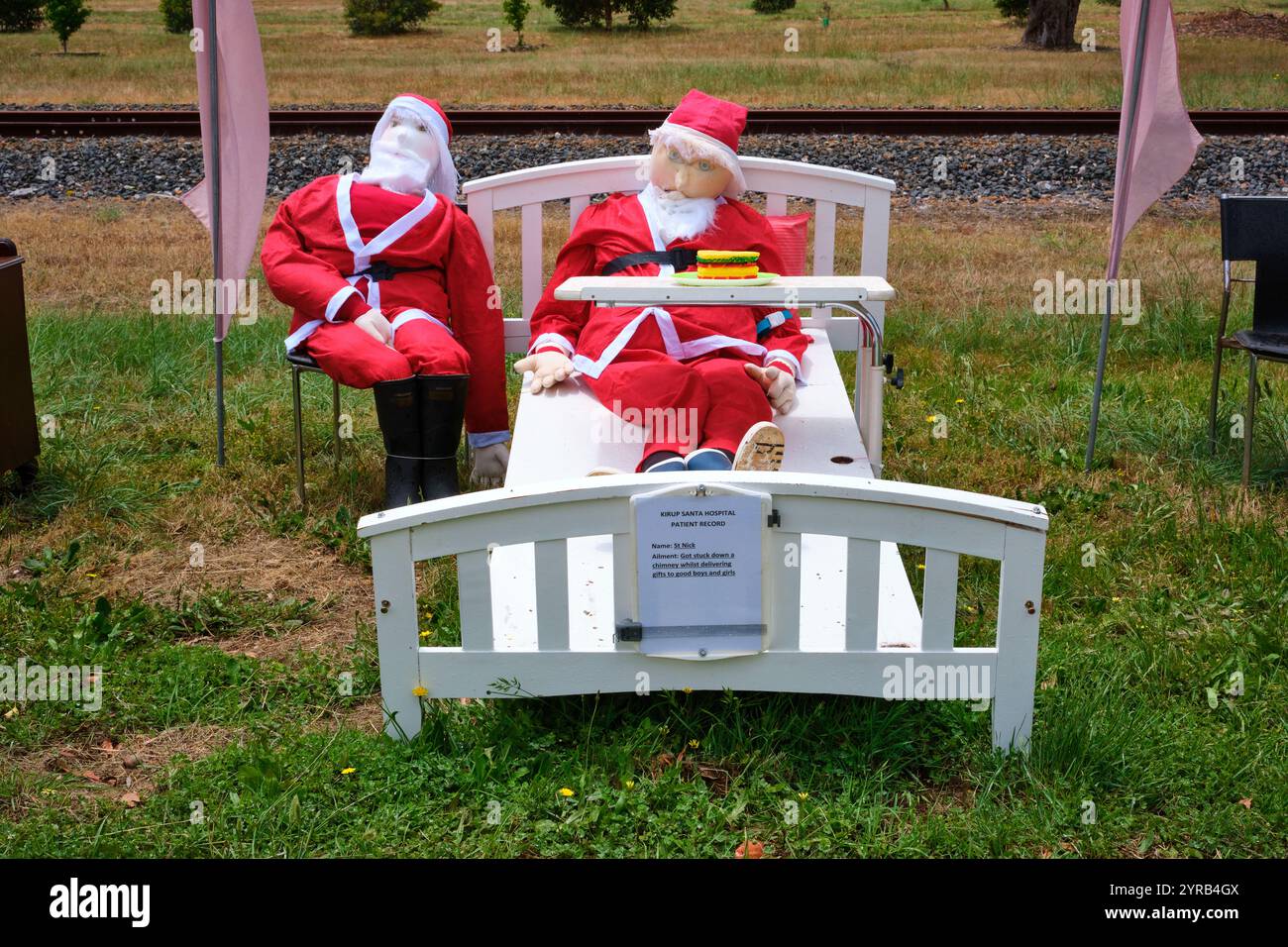 Das Kirup Santa Hospital, eine humorvolle Weihnachtsausstellung in der Landstadt Kirup im Südwesten von Western Australia. Stockfoto