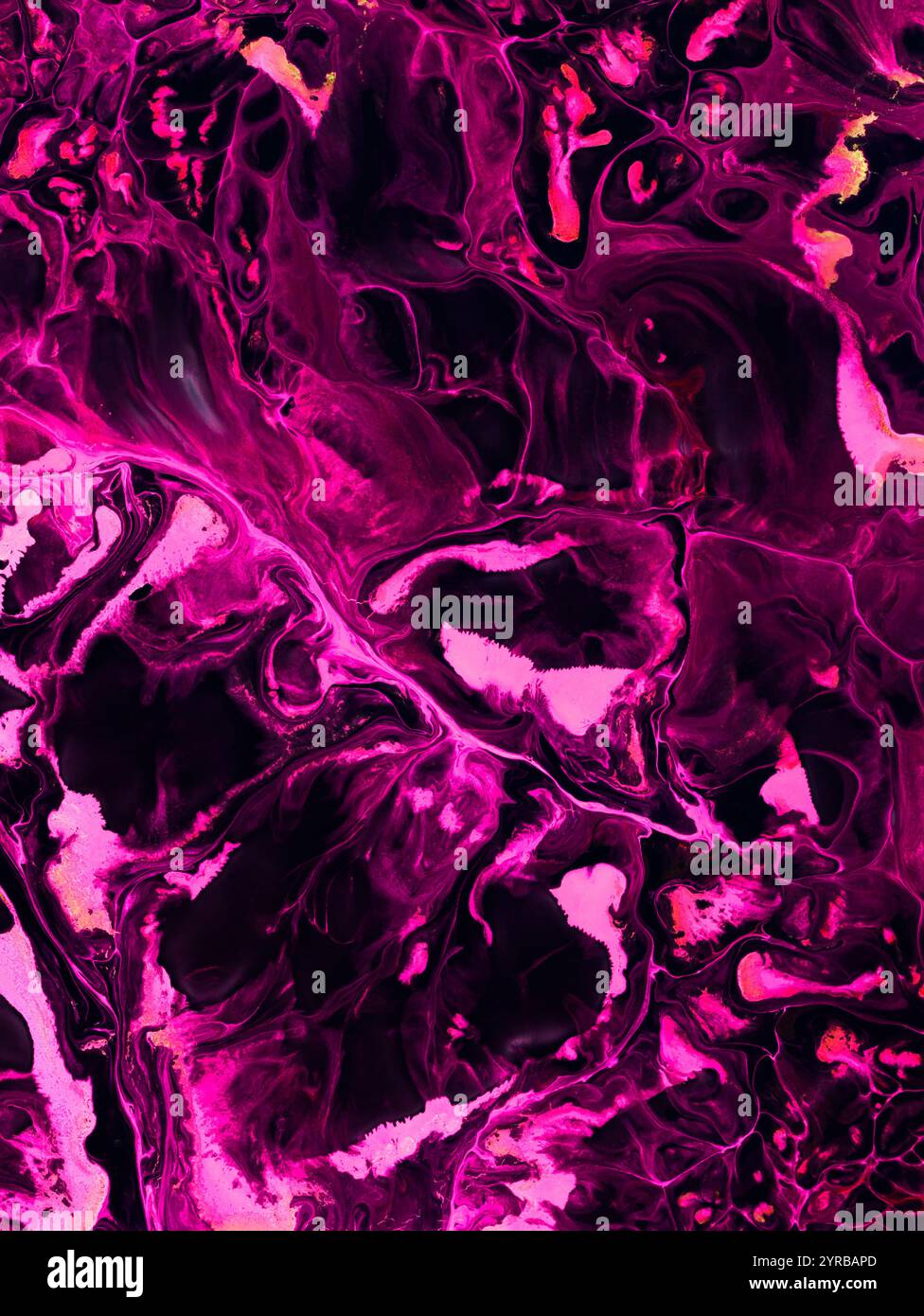 Neon abstrakte fantastische Kunstmalerei in rosa Farben, kreativer handgemalter Hintergrund, Acryl, Pinselstruktur, dunkles Kunstwerk. Moderne Kunst. Stockfoto