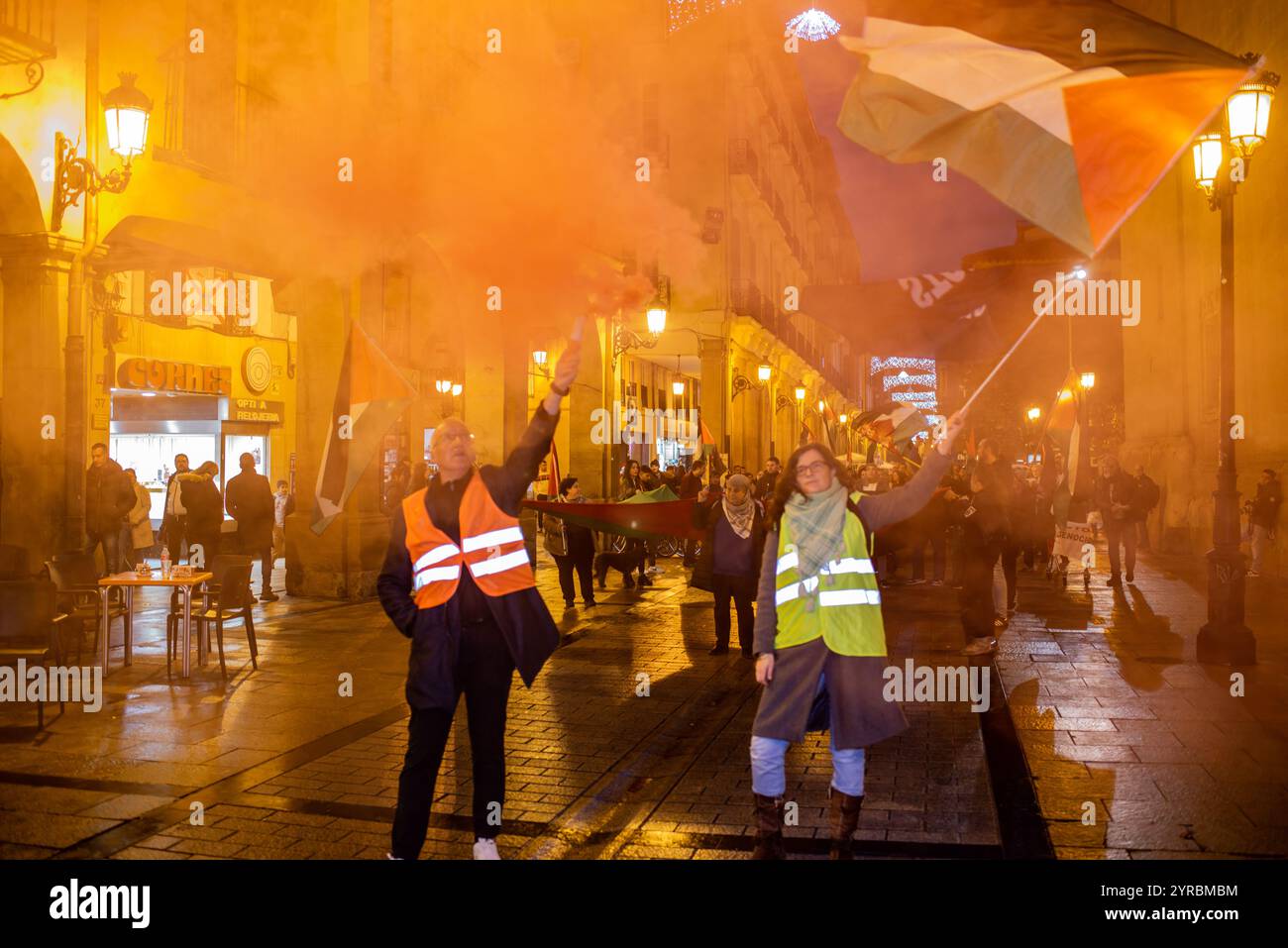 Logrono, La Rioja, Spanien.30. November 2024. Demonstration von RESCOP, Solidaritätsnetzwerk gegen die Besetzung Palästinas, in den Straßen von Logrono Stockfoto