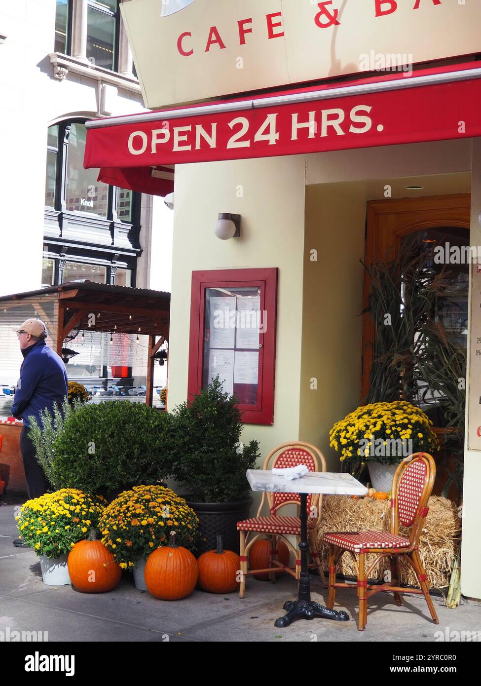 Eingang des gemütlichen Cafés in New York Stockfoto