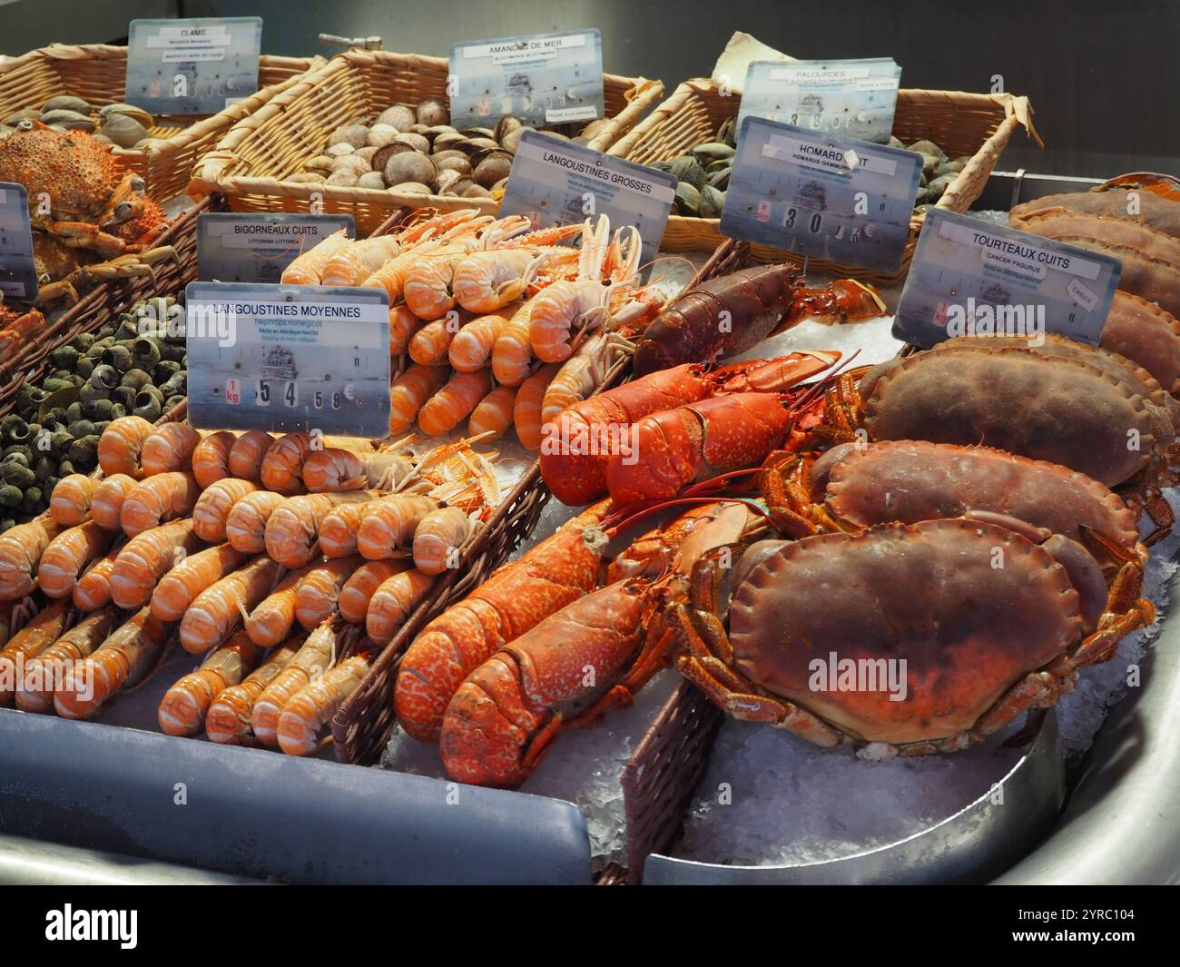 Frische Meeresfrüchte im Angebot Stockfoto