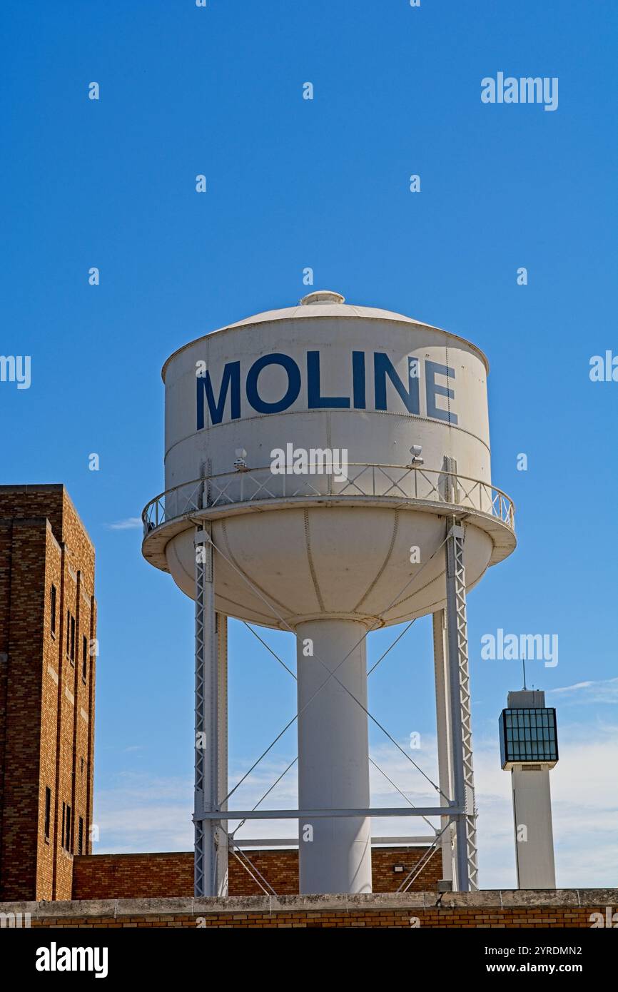 Wasserturm im Zentrum von Moline Illinois Stockfoto