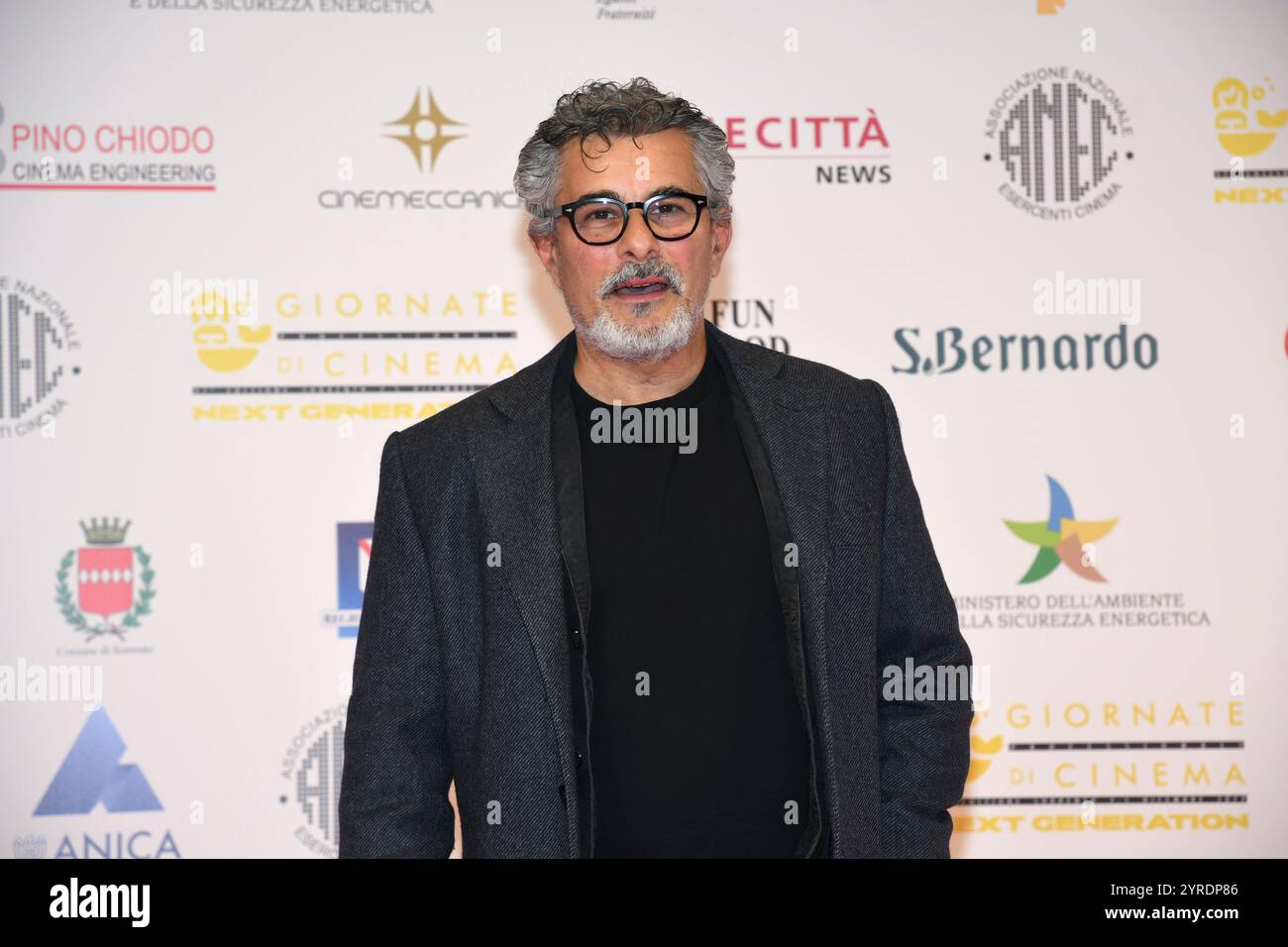 'Sorrento' (Na) 12/2024 professionelle Kinotage auf dem Foto: Paolo Genovese Credit: Independent Photo Agency Srl/Alamy Live News Stockfoto