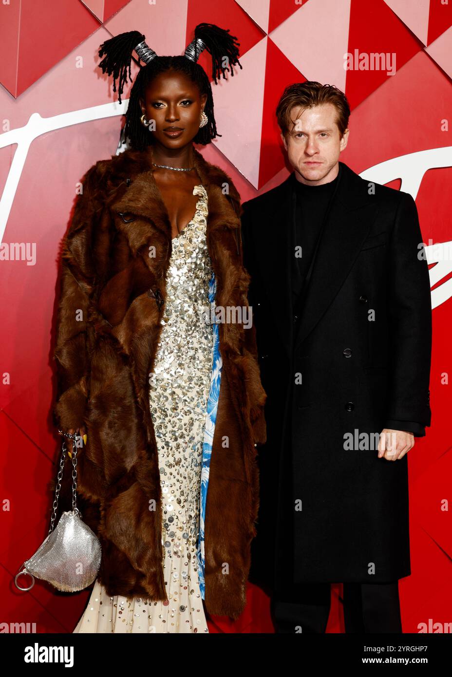 London, Großbritannien. Dezember 2024. Jodie Turner-Smith und Daniel Lee nehmen an den Fashion Awards 2024 im Royal Albert Halle Bailey in South Kensington, London, Teil. Quelle: SOPA Images Limited/Alamy Live News Stockfoto