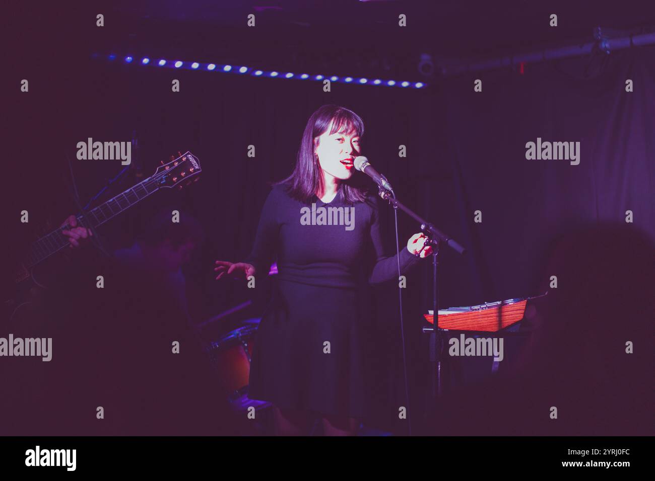 Chinesischer amerikanischer Bär in YES, Manchester, 02.12.24 Stockfoto