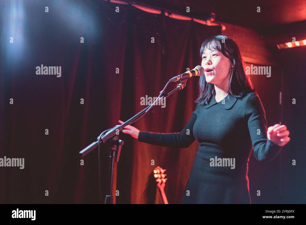 Chinesischer amerikanischer Bär in YES, Manchester, 02.12.24 Stockfoto