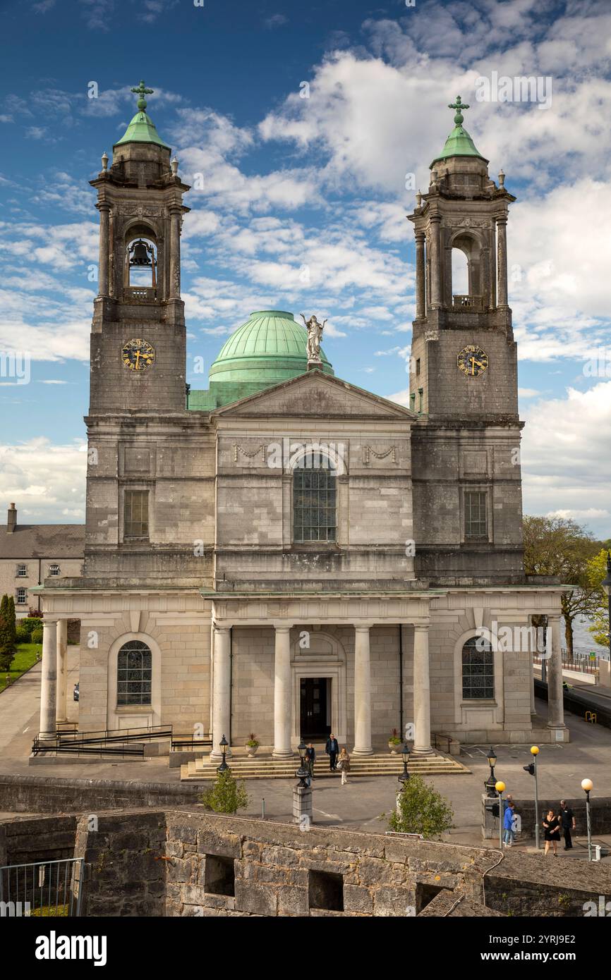 Irland, County Westmeath, Athlone, Kirche der Heiligen Peter und Paul, von den Festungen der Burg Stockfoto