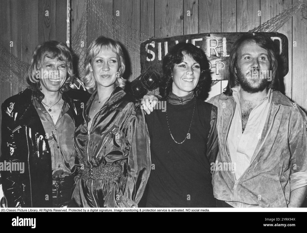 ABBA. Eine schwedische Popgruppe, die zu den beliebtesten und erfolgreichsten Musikgruppen aller Zeiten zählt. Die Mitglieder von ABBA: Anni-Frid Lyngstad, Benny Andersson, Agnetha Fältskog und Björn Ulvaeus 1979. Stockfoto