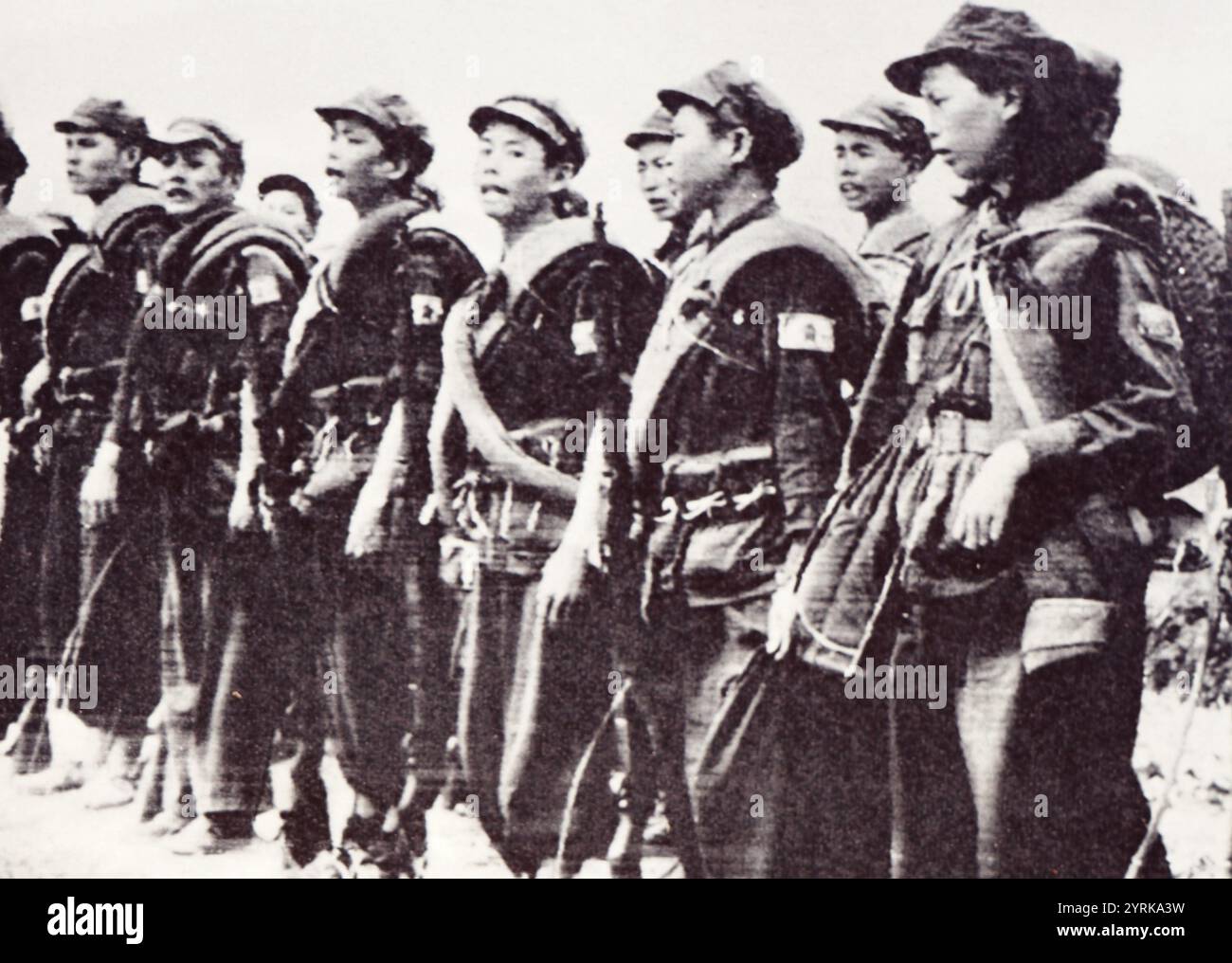 Chinesische kommunistische Soldaten der Roten Armee während des Bürgerkrieges, c1949. Die Rote Armee der chinesischen Arbeiter und Bauern oder die revolutionäre Armee der chinesischen Arbeiter und Bauern, allgemein bekannt als die Rote Armee Chinas oder einfach die Rote Armee, waren von 1928 bis 1937 die Streitkräfte der Kommunistischen Partei Chinas. Stockfoto