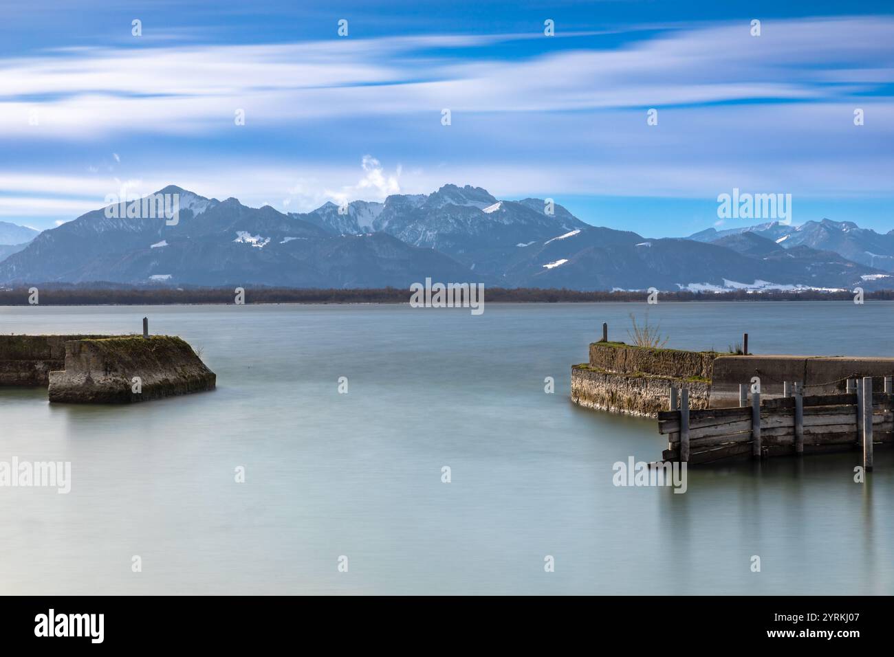 Hafeneingang in Chieming am Chiemsee, Bayern, Deutschland Stockfoto