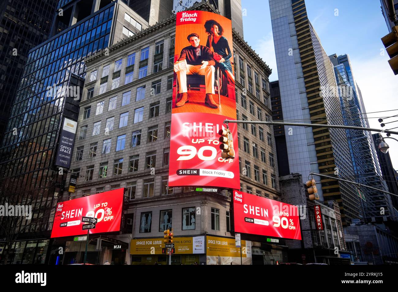 Werbung für den chinesischen Fast-Fashion-Einzelhändler Shein in Midtown Manhattan in New York am Sonntag, 1. Dezember 2024, 2024. (© Richard B. Levine) Stockfoto