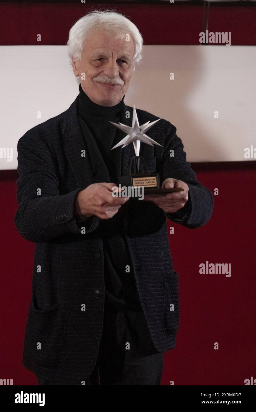 TURIN, ITALIEN - 26. NOVEMBER: Miche Placido nimmt am 42. Torino Film Festival 2024 Teil und erhält den Preis „Stella della Mole“ Stockfoto