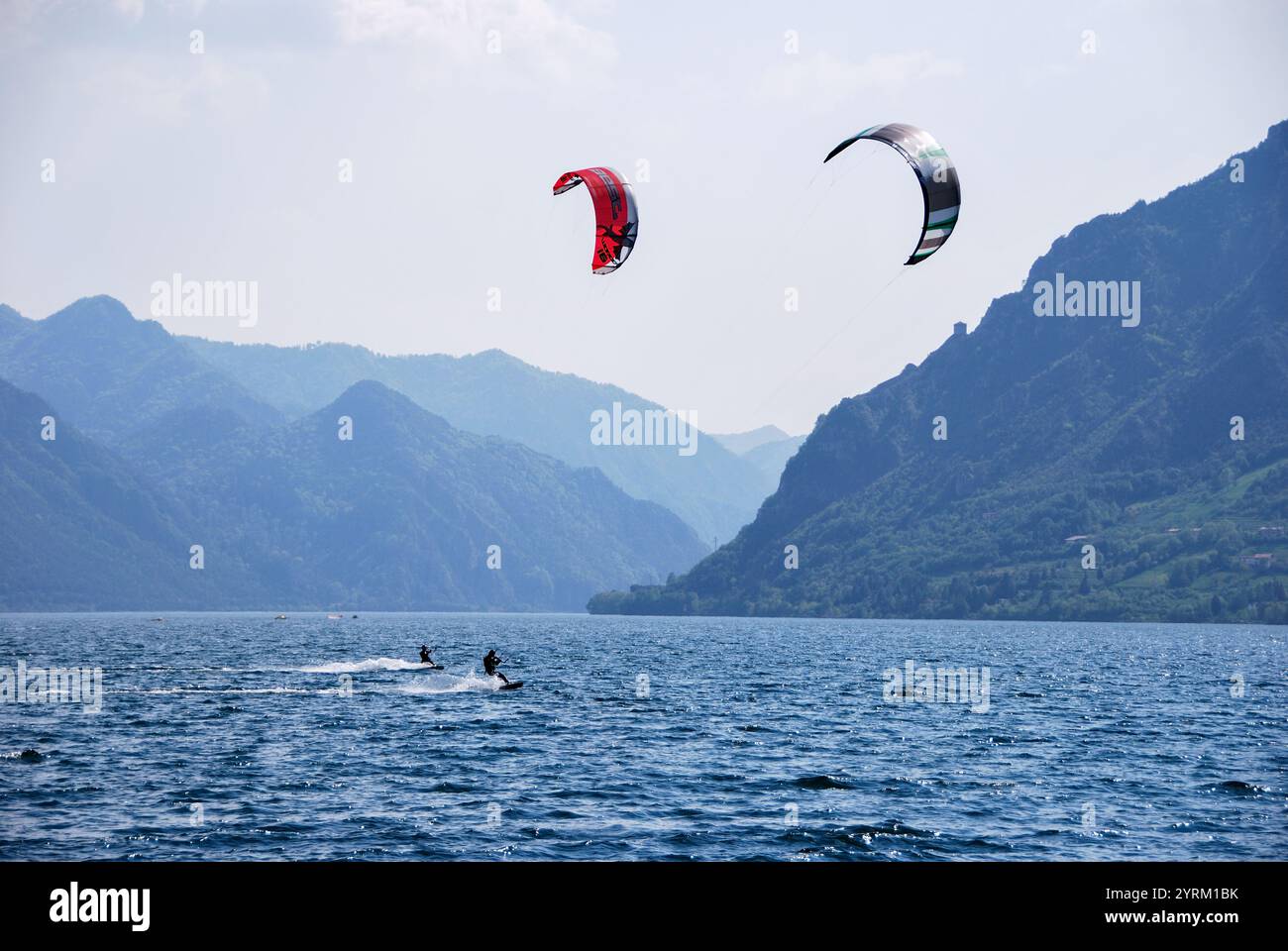 Kiting, Lago d'Idro, Italien Stockfoto