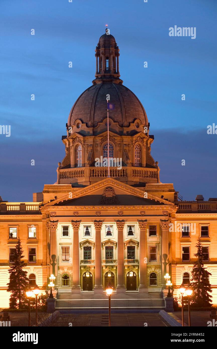 Alberta Provincial Legislature Gebäude in der Morgenröte. Edmonton. Alberta, Kanada Stockfoto