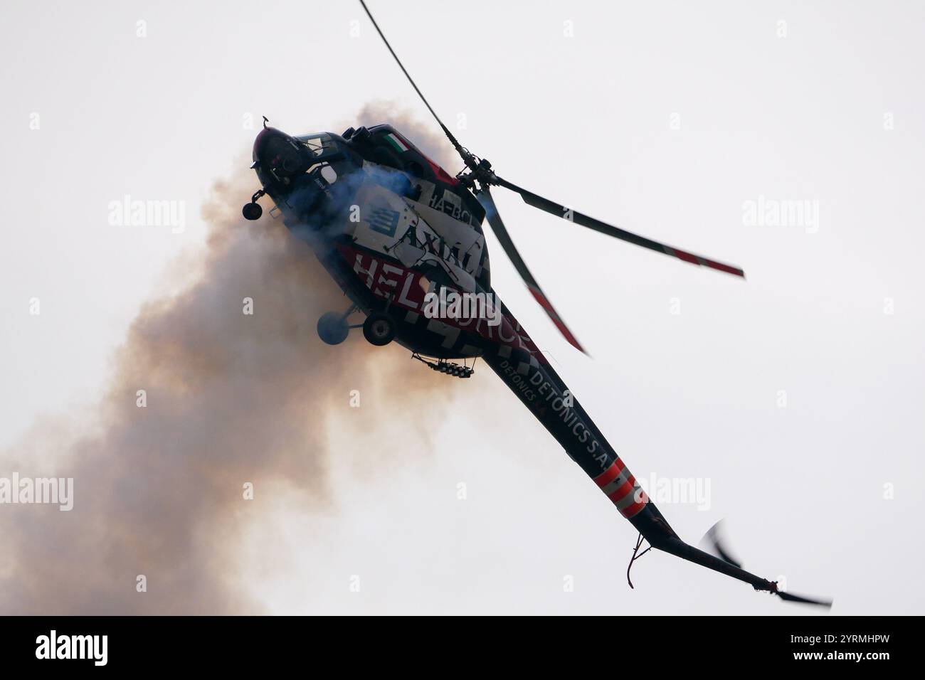 Heliforce Mi-2 Rauch Stockfoto