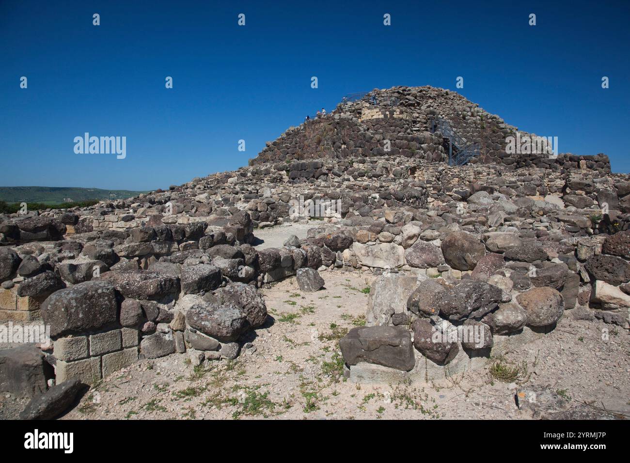 Italien, Sardinien, La Marmilla Region, Barumini, Nuraghe Su Nuraxi, UNESCO-Weltkulturerbe Stadt 12:00 Stockfoto