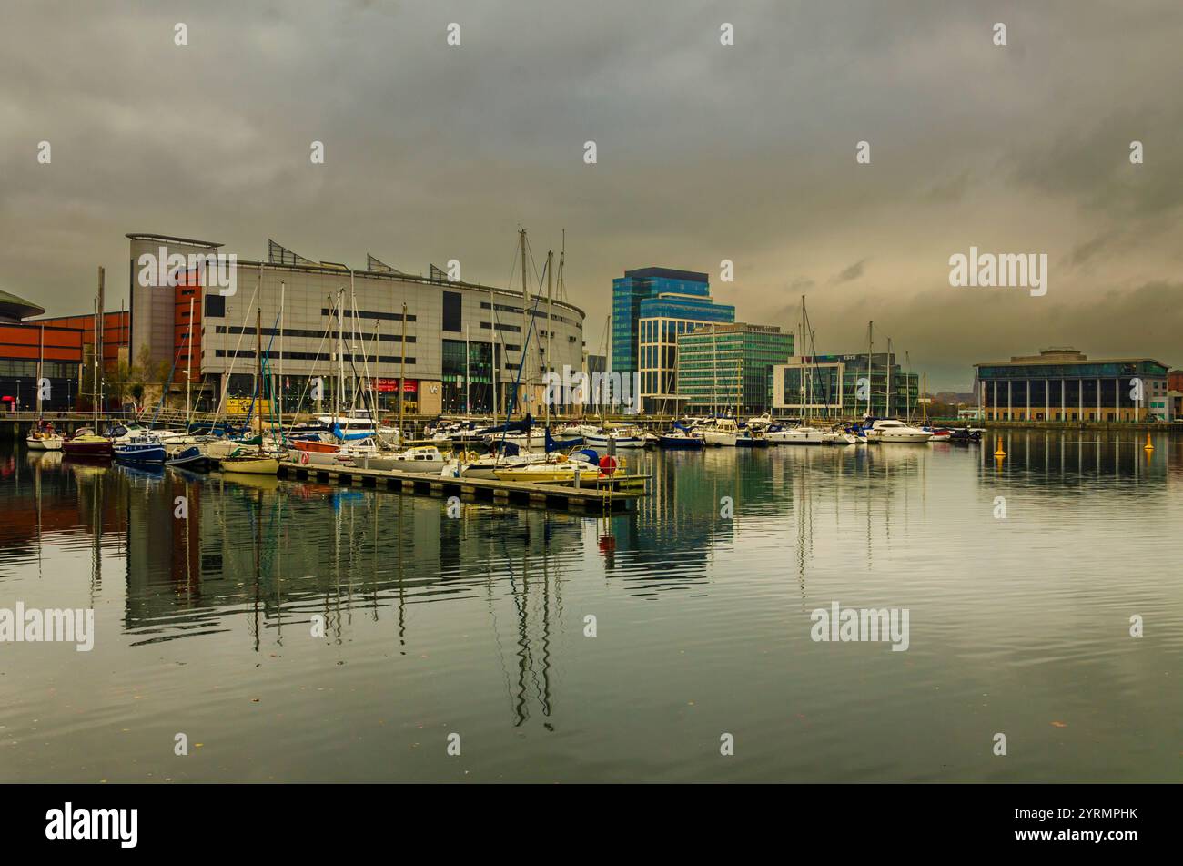 Belfast County Antrim N. Ireland 08. November 2024 - W5-Gebäude im Titanic Quarter Wissenschaftszentrum für die ganze Familie Stockfoto