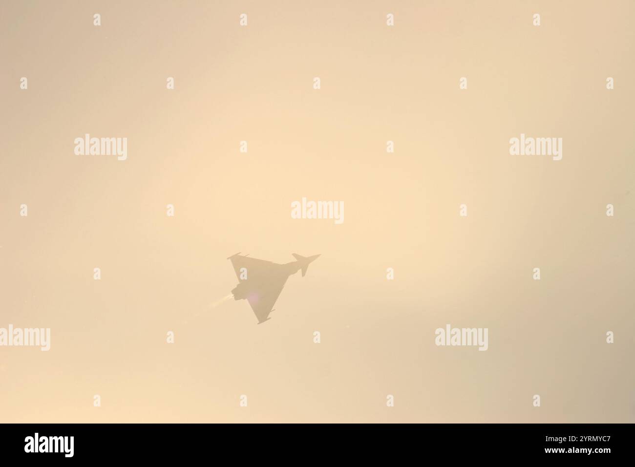 eurofighter-Taifun unter den offenen Türen Stockfoto