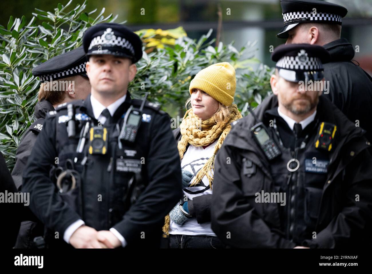 Extinction Rebellion Protest bei A&O Shearman, London, 04/12/24 Stockfoto