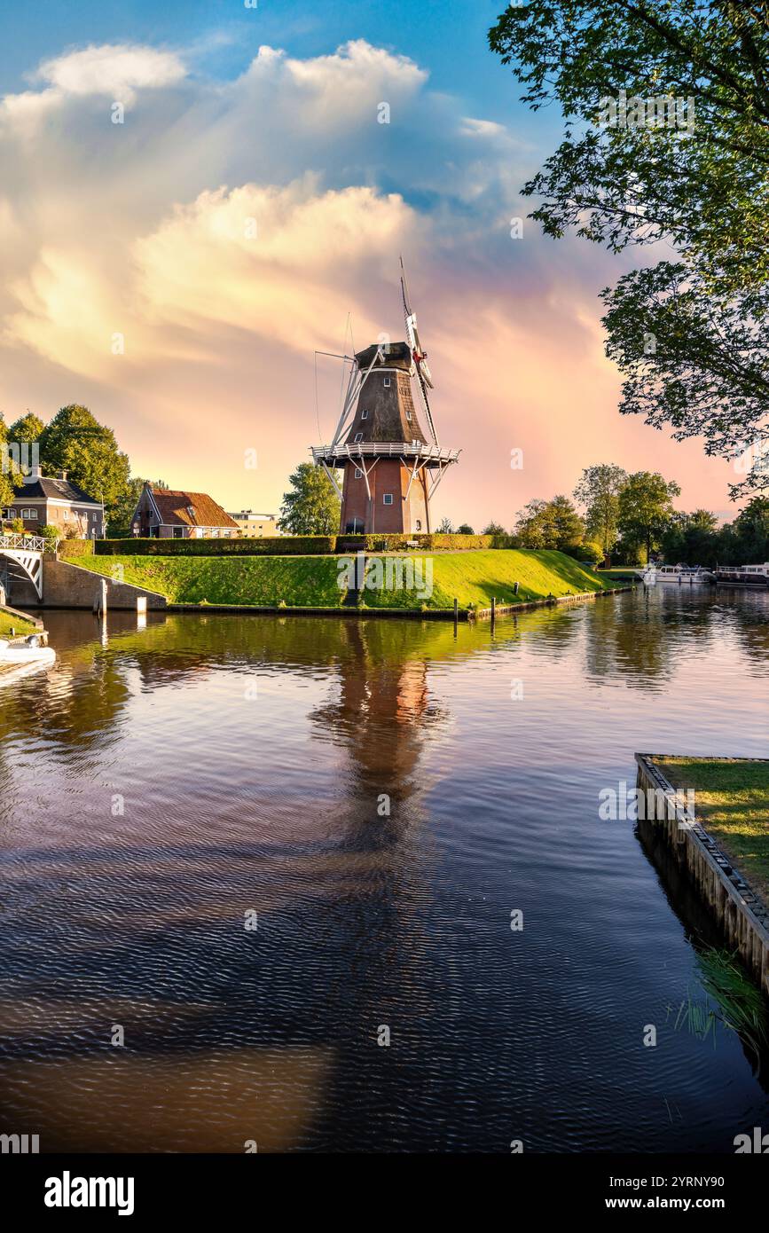 Lanet busty tukli ayollar doggy uslubi