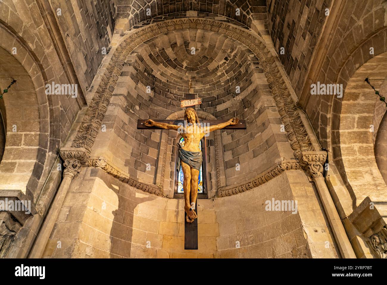 Kruzifix im Inneren der Kirche Chiesa di San Giovanni Battista, Matera, Basilicata, Italien, Europa Stockfoto
