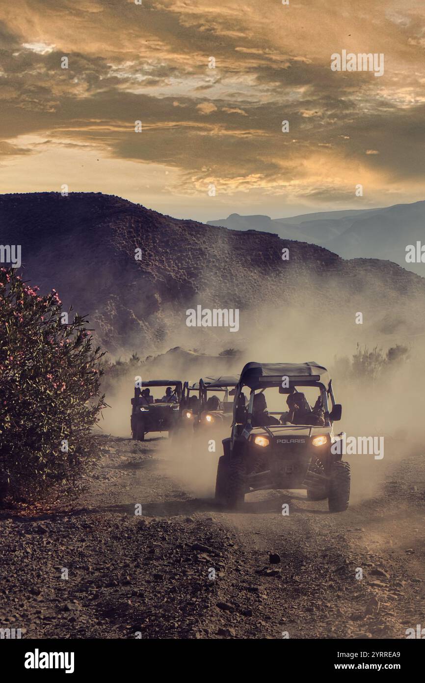 Fotografías de aventuras en Buggy todoterreno por impresionantes paisajes naturales de Almería, ideales para quienes buscan adrenalina, emociones al a Stockfoto