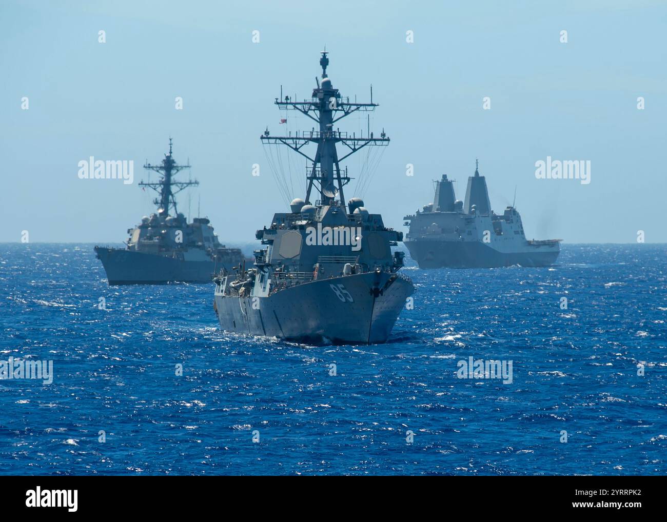 190314-N-WK982-2024 PHILIPPINISCHE SEE (14. März 2019) der Arleigh-Burke-Klasse-Raketenzerstörer USS McCampbell (DDG 85), die Arleigh-Burke-Klasse Stockfoto