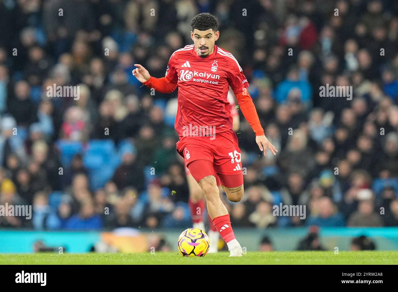 Dezember 2024; Etihad Stadium, Manchester, England; Premier League Football, Manchester City gegen Nottingham Forest; Morgan Gibbs-White aus Nottingham Forest Stockfoto