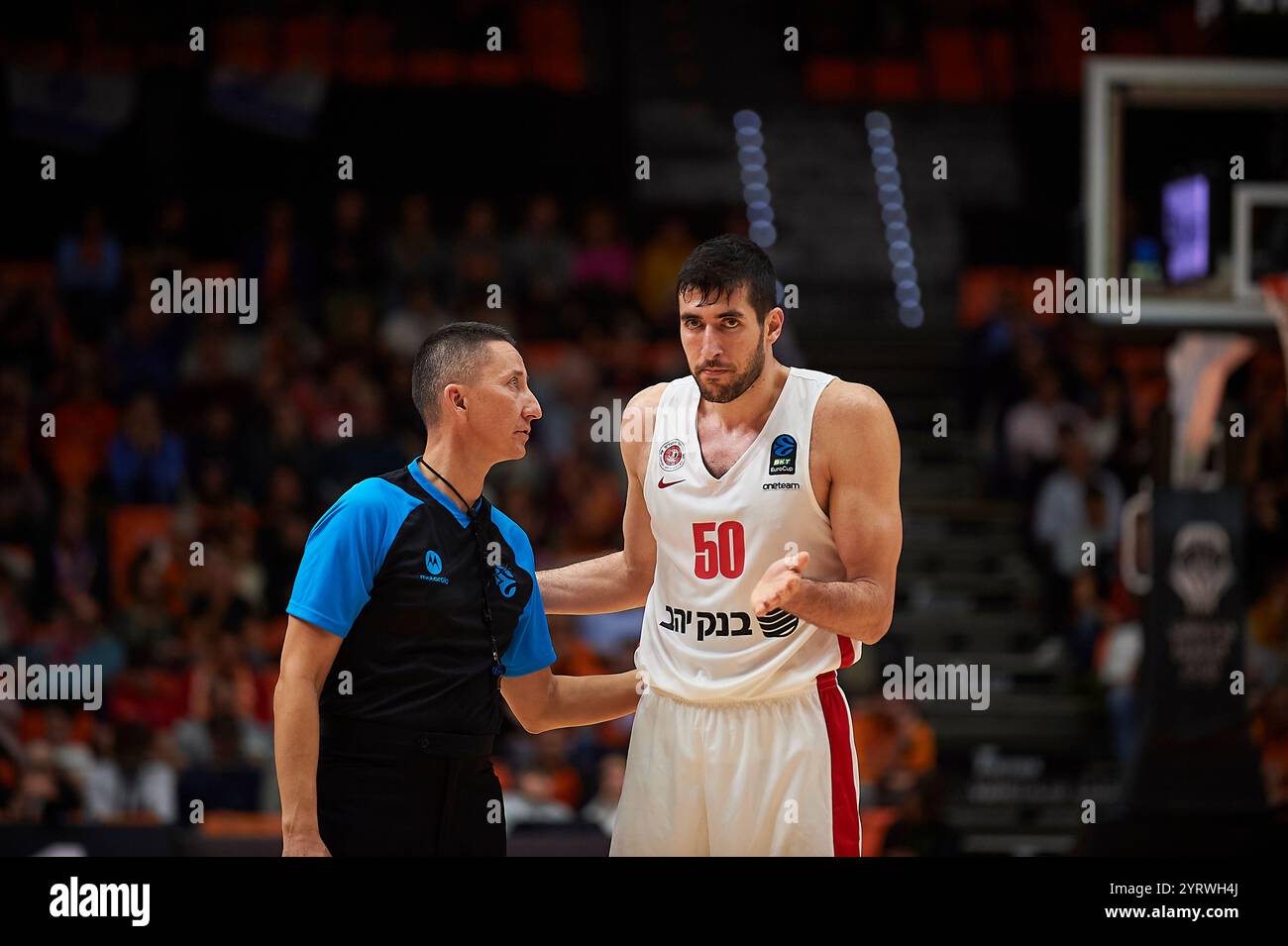 Valencia, Spanien. Dezember 2024. Nikola Dzepina von Valencia Basket wurde während der regulären Saison des BKT EuroCup in der Runde 10 zwischen Valencia Basket und Hapoel Jerusalem B.C. im Pabellon Fuente de San Luis (Valencia) gesehen. Ergebnis: Valencia Basket 96:83 Hapoel Jerusalem B.C. Credit: SOPA Images Limited/Alamy Live News Stockfoto