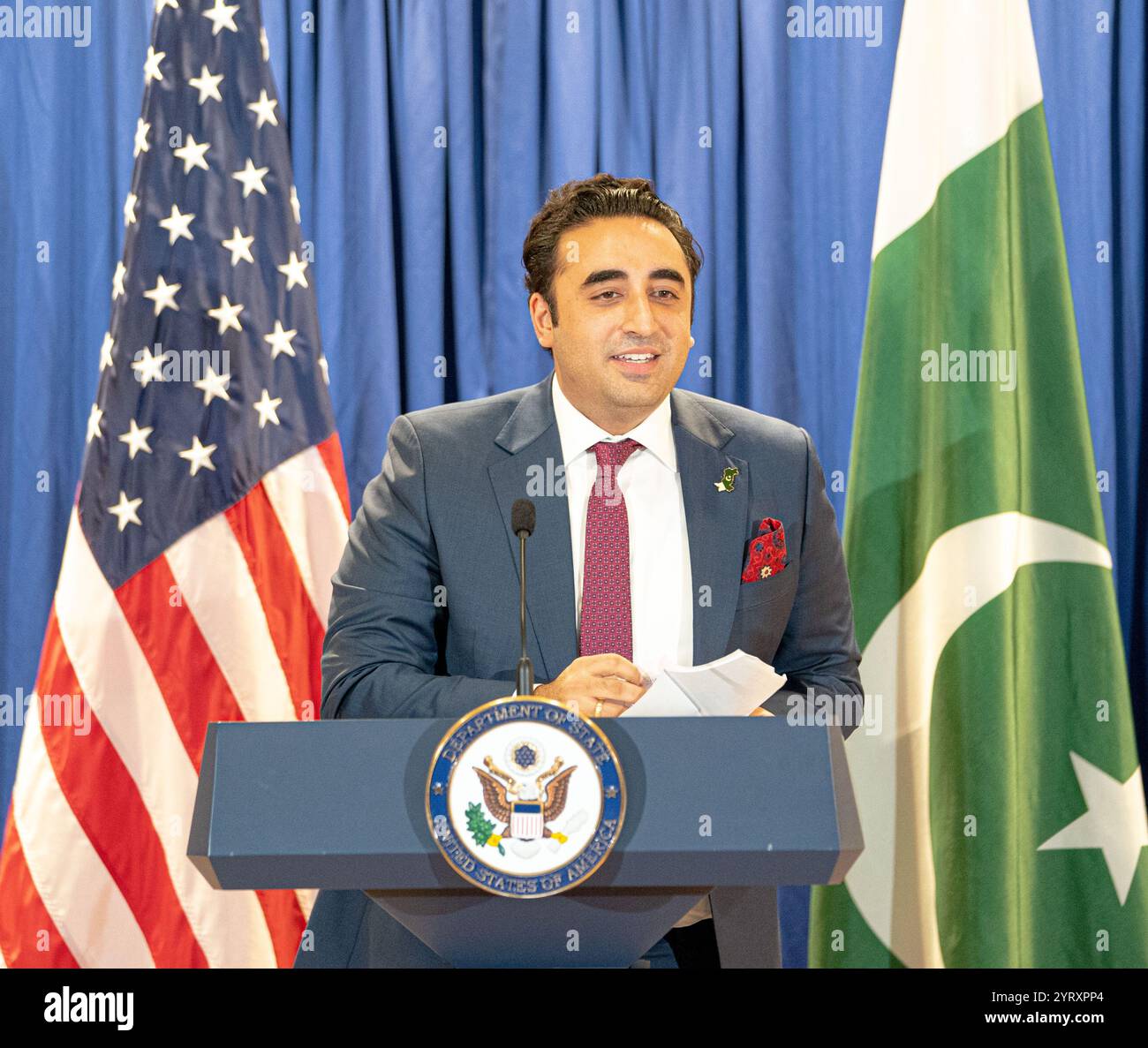 Bilawal Bhutto Zardari; geb. 21. September 1988. Pakistanischer Politiker, der vom 27. April 2022 bis zum 10. August 2023 als 37. Außenminister fungierte. 2007 wurde er Vorsitzender der pakistanischen Volkspartei, nachdem seine Mutter ermordet worden war. Stockfoto
