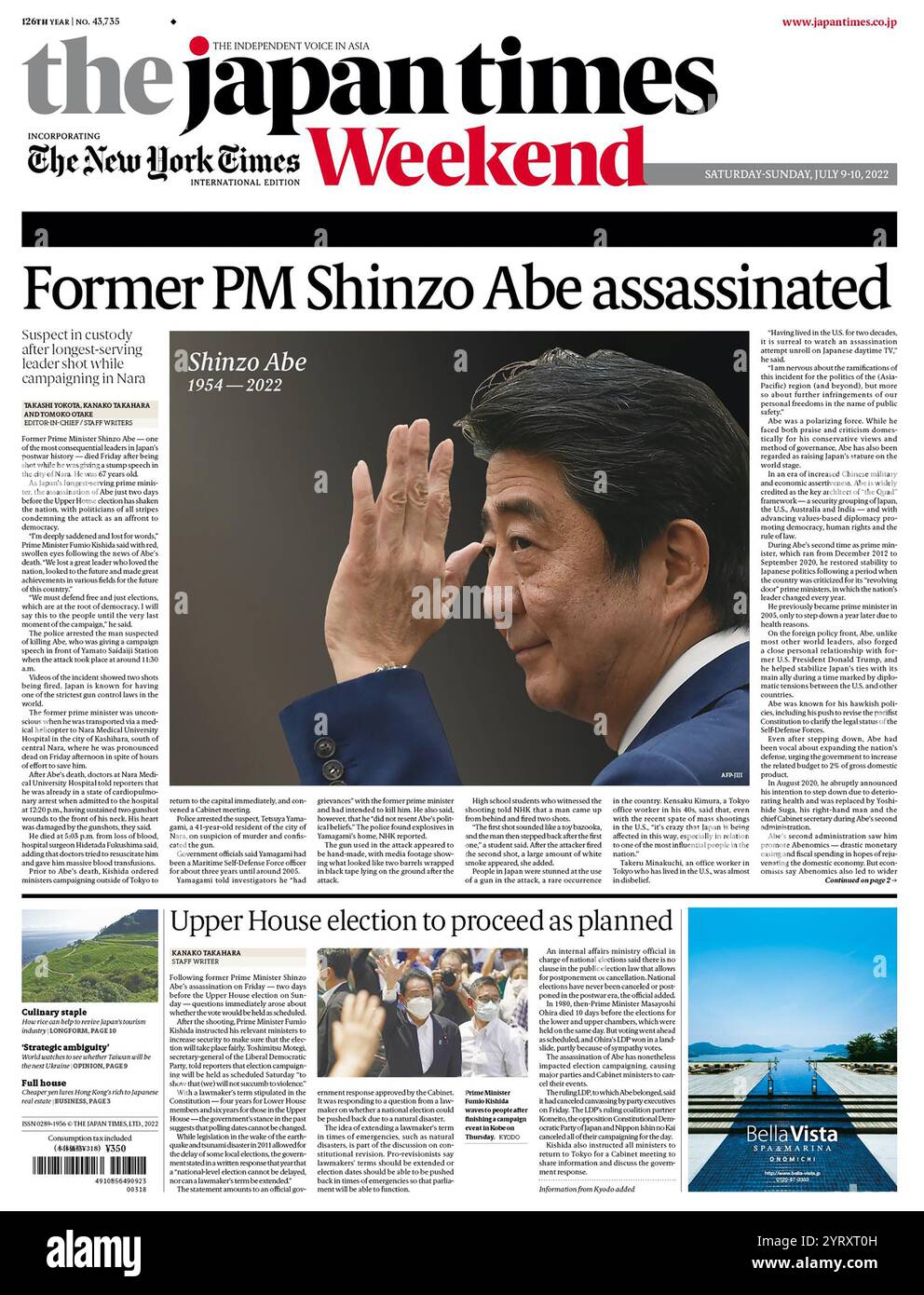 Die Japan Times berichtete vom 8. Juli 2022, der Ermordung von Shinzo Abe, dem am längsten amtierenden Premierminister Japans und Mitglied des japanischen Repräsentantenhauses. Abe wurde bei einer politischen Veranstaltung vor dem Bahnhof Yamato Saidaiji in der Stadt Nara, Präfektur Nara, ermordet. Abe hielt eine Wahlkampfrede für einen Kandidaten der Liberalen Demokratischen Partei (LDP), als er von der 41-jährigen Tetsuya Yamagami mit einer improvisierten Schusswaffe tödlich erschossen wurde. Abe wurde mit einem medizinischen Hubschrauber zum Nara Medical University Hospital in Kashihara transportiert, wo er für tot erklärt wurde. Stockfoto