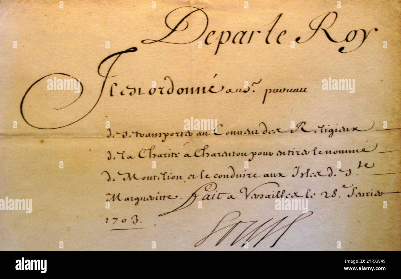Ein lettre de cachet, der es dem König von Frankreich erlaubte, willkürlich jeden ins Gefängnis zu schicken, den er nicht billigte. 1703. Lettres de cachet (Signet) waren Briefe, die vom König von Frankreich unterzeichnet, von einem seiner Minister gegengezeichnet und mit dem königlichen Siegel abgeschlossen wurden. Sie enthielten Befehle direkt vom König und repräsentierten die absolute Macht des Monarchen Stockfoto