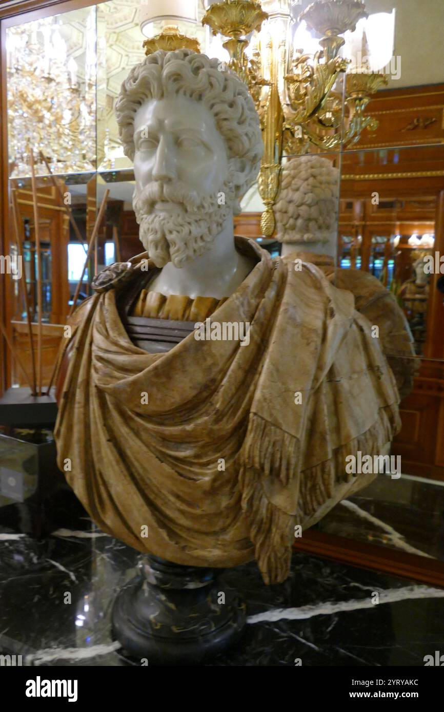 Nachbildung einer römischen Marmorbüste von Septimius Severus (145–211), auch bekannt als Severus, römischer Kaiser von 193 bis 211. Stockfoto