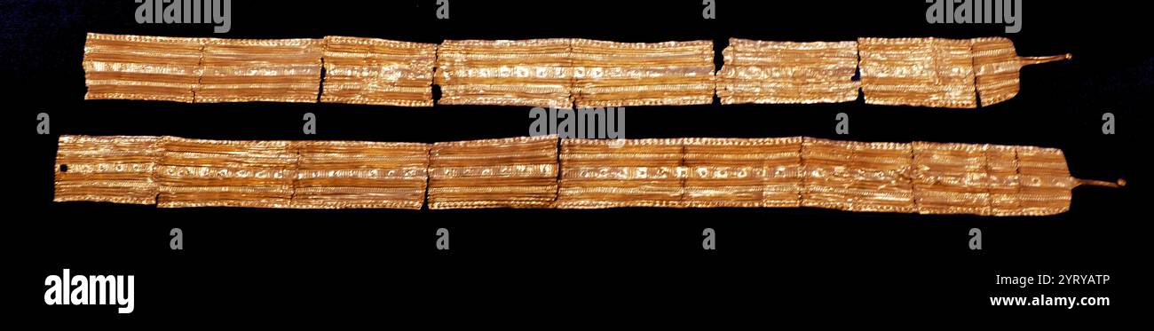 Späte Bronzezeit, goldene Ohrringe aus Byci Skala, Tschechische Republik, Bronzezeit um 800 -400 v. Chr Stockfoto