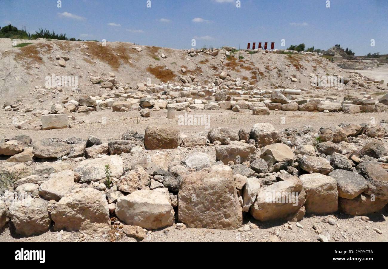 Ruinen von Bayt Jibrin (Beit Guvrin), Israel. Im 8. Jahrhundert v. Chr. war das Dorf Teil des Königreichs Juda. Nach den Wirren des ersten jüdisch-römischen Krieges und dem Aufstand in Bar Kokhba wurde die Stadt unter dem Namen Eleutheropolis zu einer blühenden römischen Kolonie und einem wichtigen Verwaltungszentrum. Das Gelände wurde 1863 von Victor Guerin ausgegraben. Stockfoto