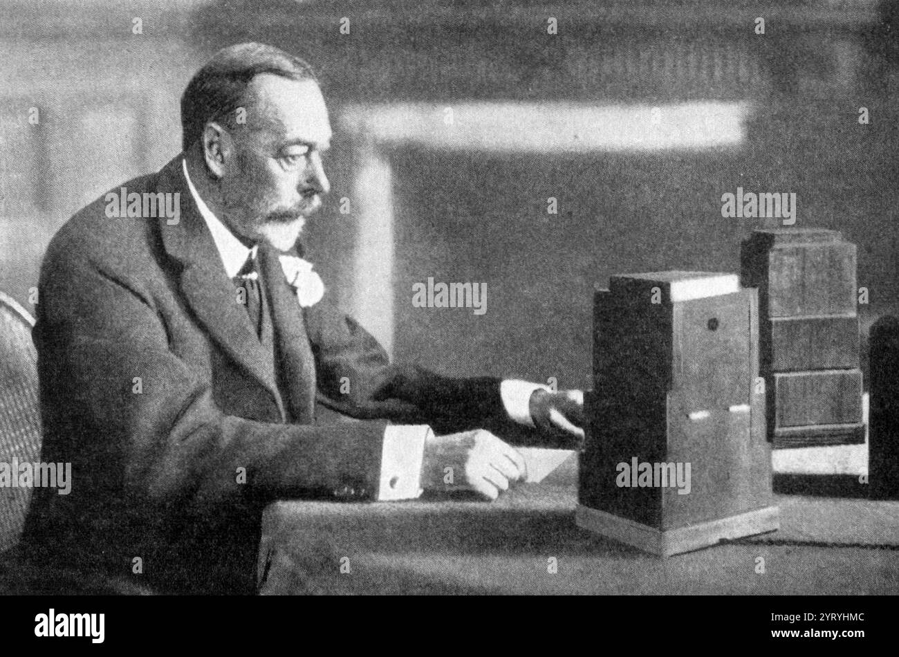 Königliche Sendung, Weihnachten 1934 von König Kaiser Georg V., erreichte schätzungsweise 20 Millionen Menschen in Australien, Kanada, Indien, Kenia, Südafrika und Großbritannien Stockfoto