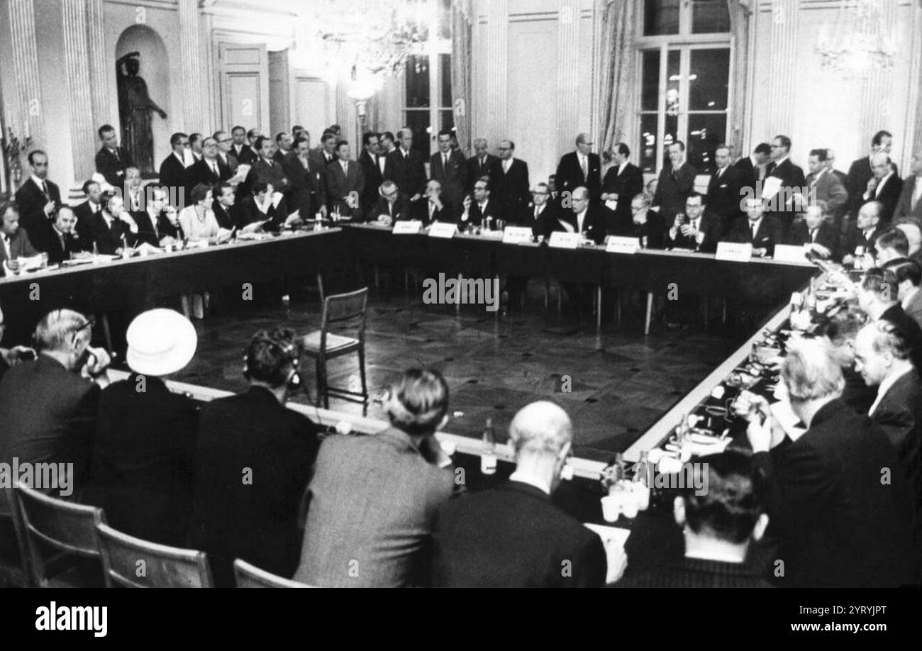 Die Ratifizierung und das Inkrafttreten des Übereinkommens zur Gründung der Europäischen Freihandelsassoziation (EFTA) erfolgt am 3. Mai 1960 in Stockholm. Stockfoto