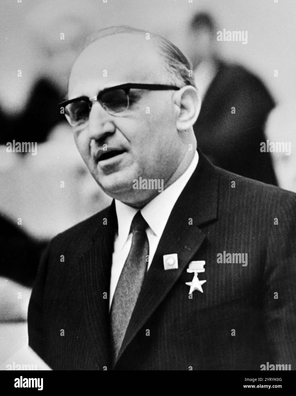 Todor Hristov Schiwkow (1911 ? 1998) war ein bulgarischer kommunistischer Politiker, der von 1954 bis 1989 erster Sekretär des Zentralkomitees der Kommunistischen Partei Bulgariens und von 1971 bis 1989 Präsident Bulgariens war. Während seiner Amtszeit war Bulgarien unter einem Einparteiensystem und eng mit der Sowjetunion verbunden. Stockfoto