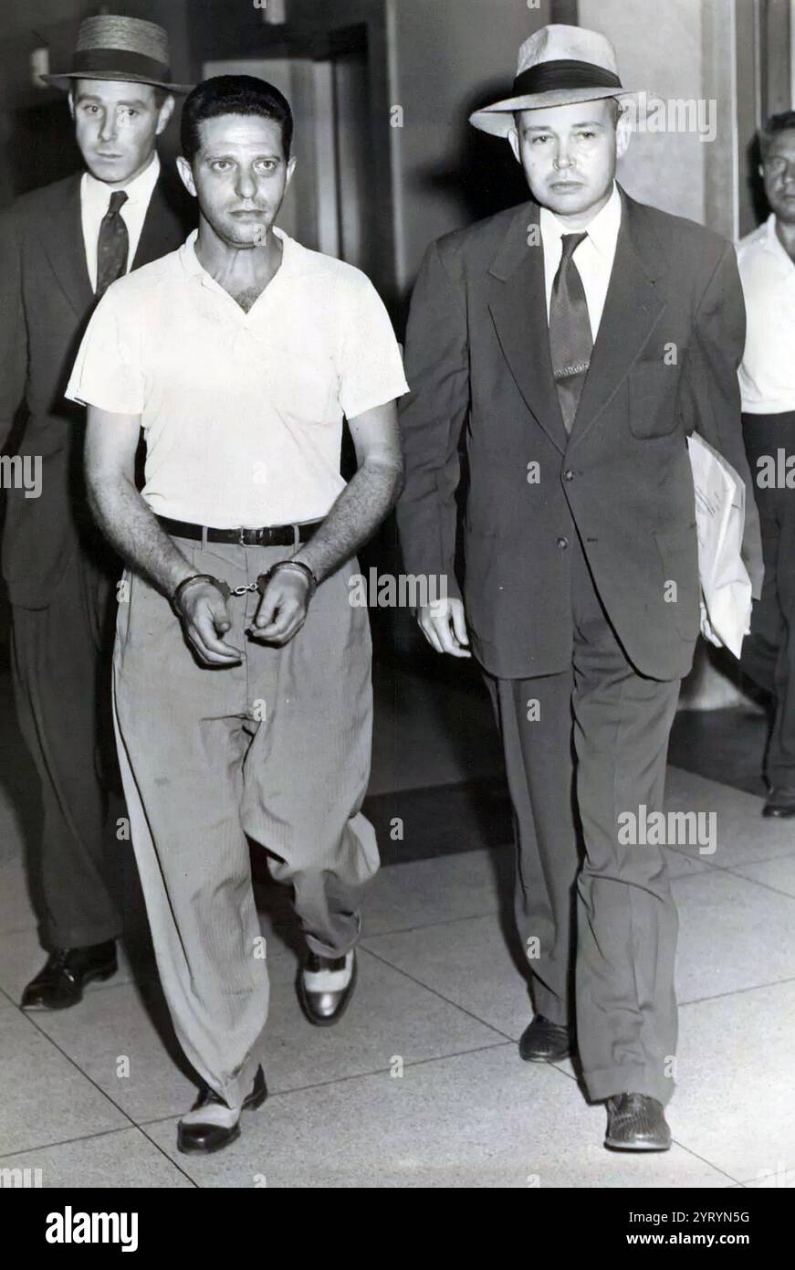 Verhafteter kommunistischer Verdächtiger in den USA während der MacCarthy Red-Schrecken-Ära. 1953 Stockfoto