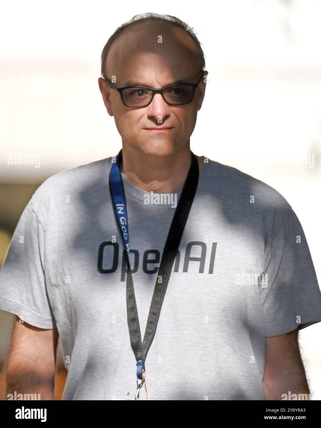 Dominic Cummings (* 1971) ist seit Juli 2019 Chefberater des britischen Premierministers Boris Johnson. Von 2015 bis 2016 war Cummings Direktor von Vote Leave, einer Organisation, die die Kampagne für das Referendum 2016 für den Austritt Großbritanniens aus der Europäischen Union erfolgreich durchführte. Im Mai 2020 forderten zwei Führer der Oppositionsparteien Cummings zum Rücktritt auf, nachdem berichtet wurde, dass er während der COVID-19-Pandemieabriegelung auf die Farm seiner Eltern in Durham gereist sei. Gesehen in Downing Street, London, 26. Juni 2020 Stockfoto