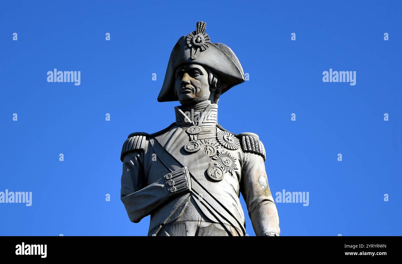Nelson's Column ist ein Denkmal auf dem Trafalgar Square in der City of Westminster, Central London, das zum Gedenken an Admiral Horatio Nelson errichtet wurde, der 1805 in der Schlacht von Trafalgar starb. Das Denkmal wurde zwischen 1840 und 1843 nach einem Entwurf von William Railton errichtet Stockfoto