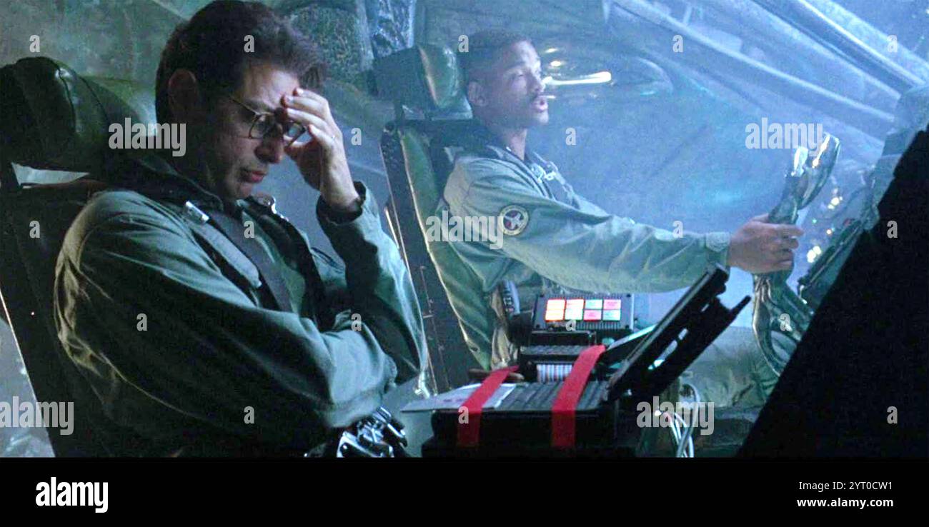 UNABHÄNGIGKEITSTAG 1996 20th Century Fox Film mit Jeff Goldblum (links) als David Levinson und will Smith als Captain Steven Hiller, einem F/A 18-Piloten der US Marine Stockfoto