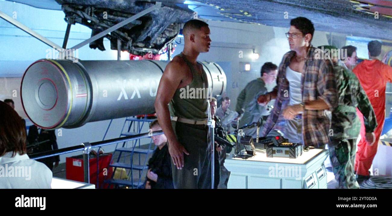 UNABHÄNGIGKEITSTAG 1996 20th Century Fox Film mit Jeff Goldblum (rechts) als David Levinson und will Smith als Captain Steven Hiller, einem F/A 18-Piloten der US Marine Stockfoto