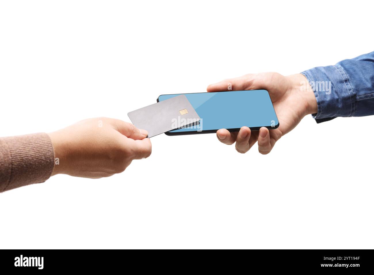 Mann, der eine kontaktlose Kreditkarte benutzt, isoliert auf weißem Hintergrund Stockfoto