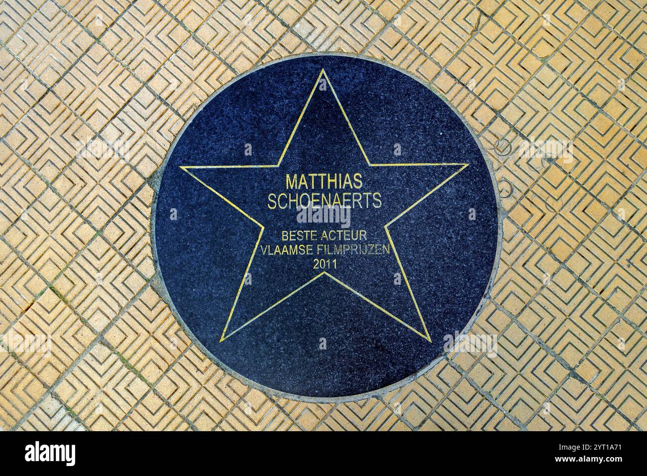 Star des flämischen Schauspielers Matthias Schoenaerts auf dem Walk of Fame entlang der Promenade an den Königlichen Galerien in Ostend/Oostende, Westflandern, Belgien Stockfoto