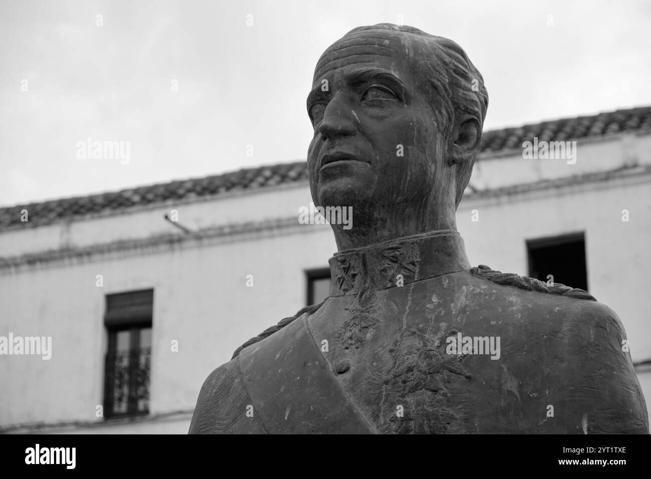 Skulptur von König Juan Carlos I. an der Plaza de los Naranjos. Marbella, Spanien, Dezember 2024. Stockfoto