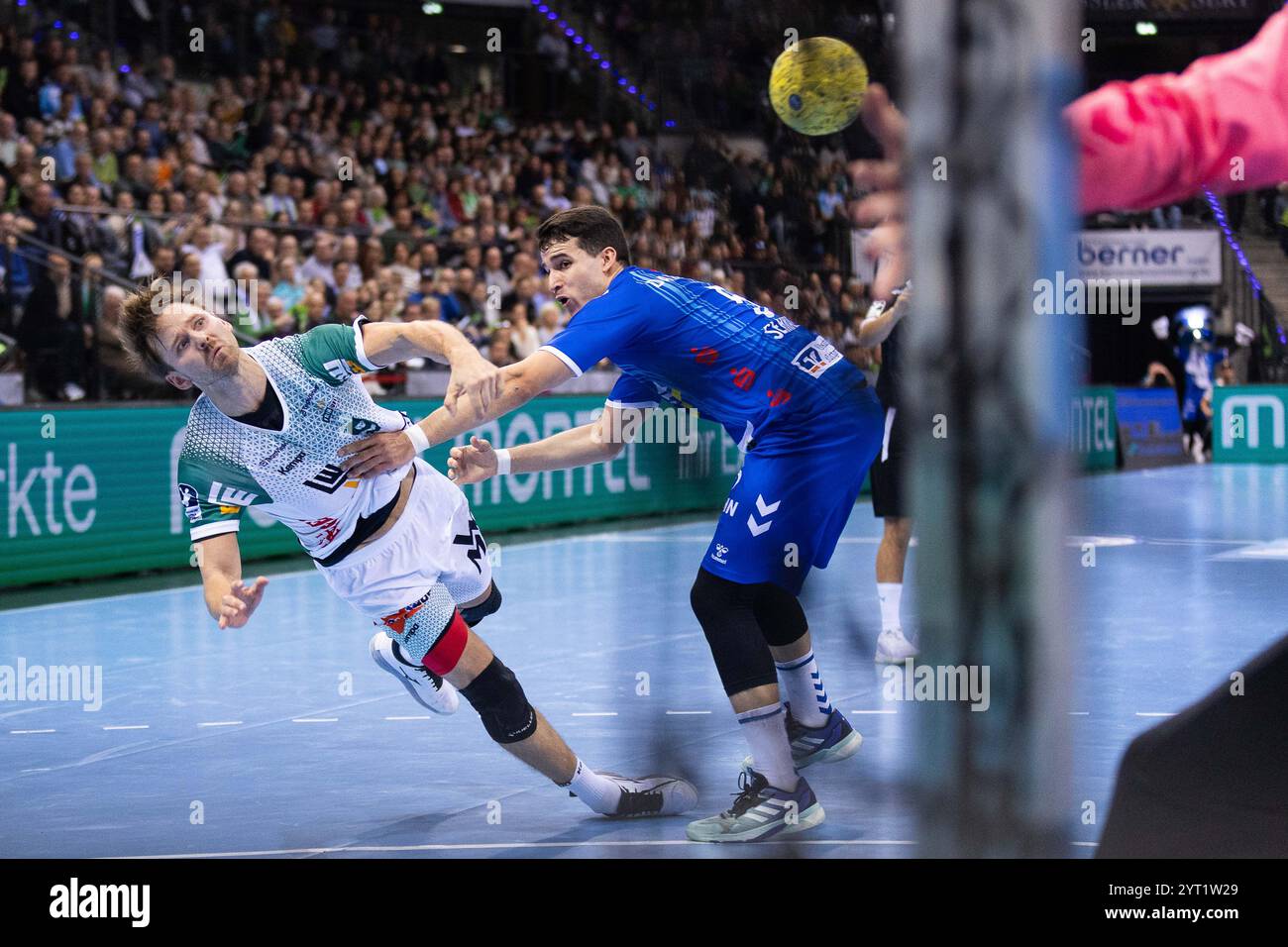 ANDREAS FLODMAN (FRISCH AUF! Goeppingen, #09) erzielt ein Tor, Aktion, Torwurf TVB Stuttgart (TVB) vs. FRISCH AUF! Goeppingen (FAG), Handball, Maenner, Daikin 1. Handball-Bundesliga (HBL), 14. Spieltag, Spielzeit 2024/2025, 05.12.2024 Foto: Eibner-Pressefoto/Oliver Schmidt Stockfoto