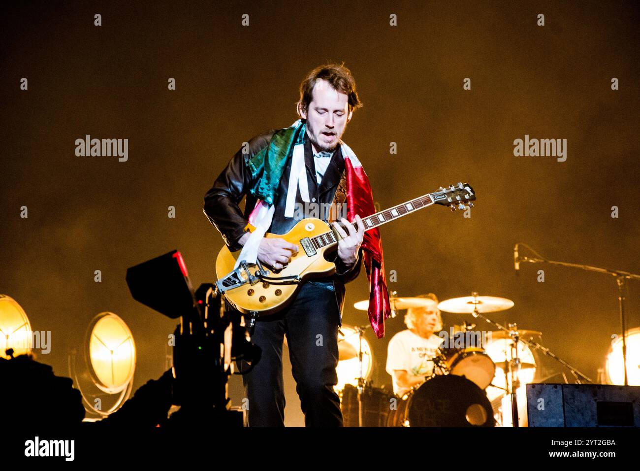 Cage the Elephant: Nick Bockrath tritt am 1. Tag des Corona Capital Music Festivals 2024 im Autódromo Hermanos Rodríguez am 15. November 2024 auf Stockfoto