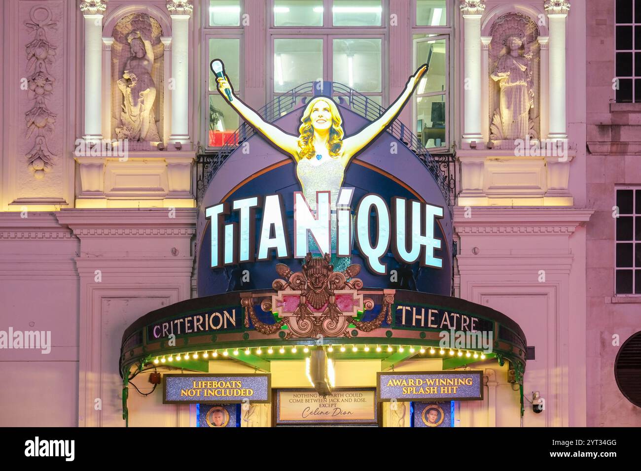 Titanique das Musical mit Liedern von Celine Dion wird im Criterion Theatre im Londoner Piccadilly Circus gezeigt. Stockfoto
