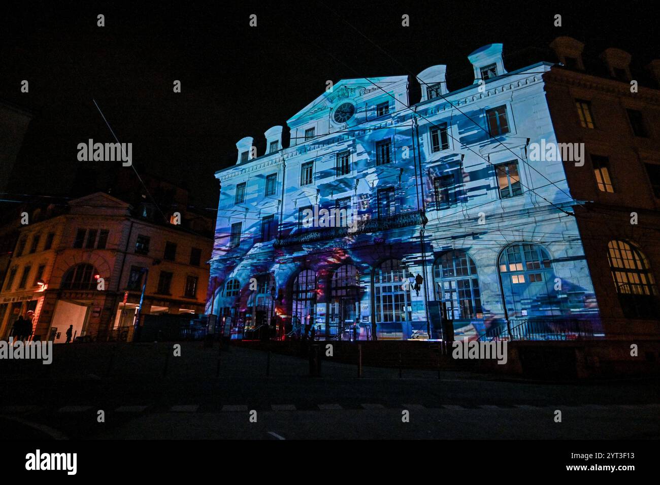 Lyon, Frankreich. Dezember 2024. Gare Saint Paul veranstaltet am 5. Dezember 2024 eine Lichtshow während des Lichterfestes in Lyon, Frankreich. Foto: Julien Reynaud/APS-Medias/ABACAPRESS. COM Credit: Abaca Press/Alamy Live News Stockfoto